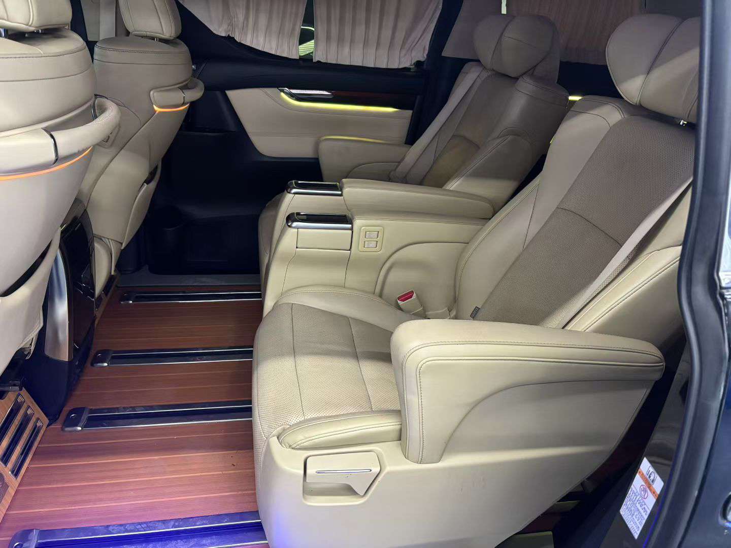Toyota Alphard 2019 6