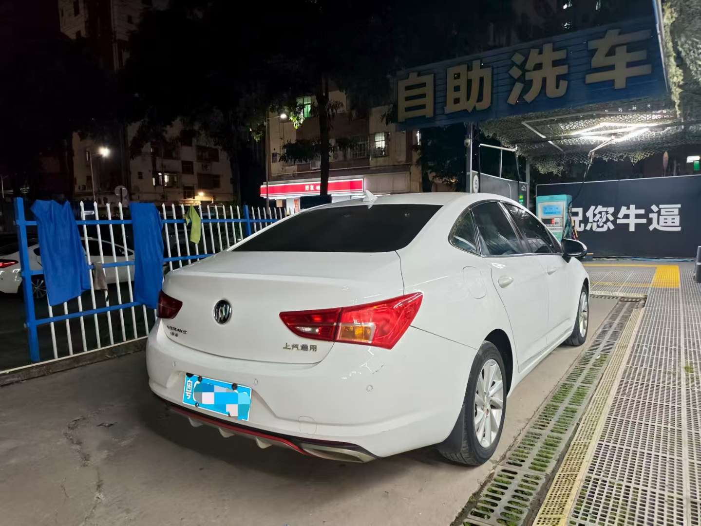 Buick Verano 15S Automatic Standard 3