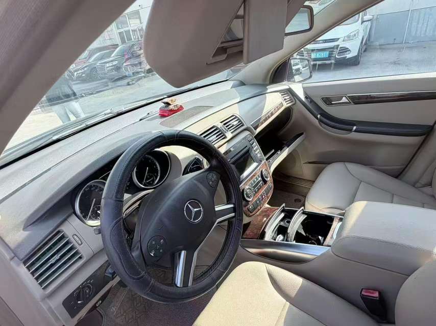 Mercedes-Benz R-Class 5