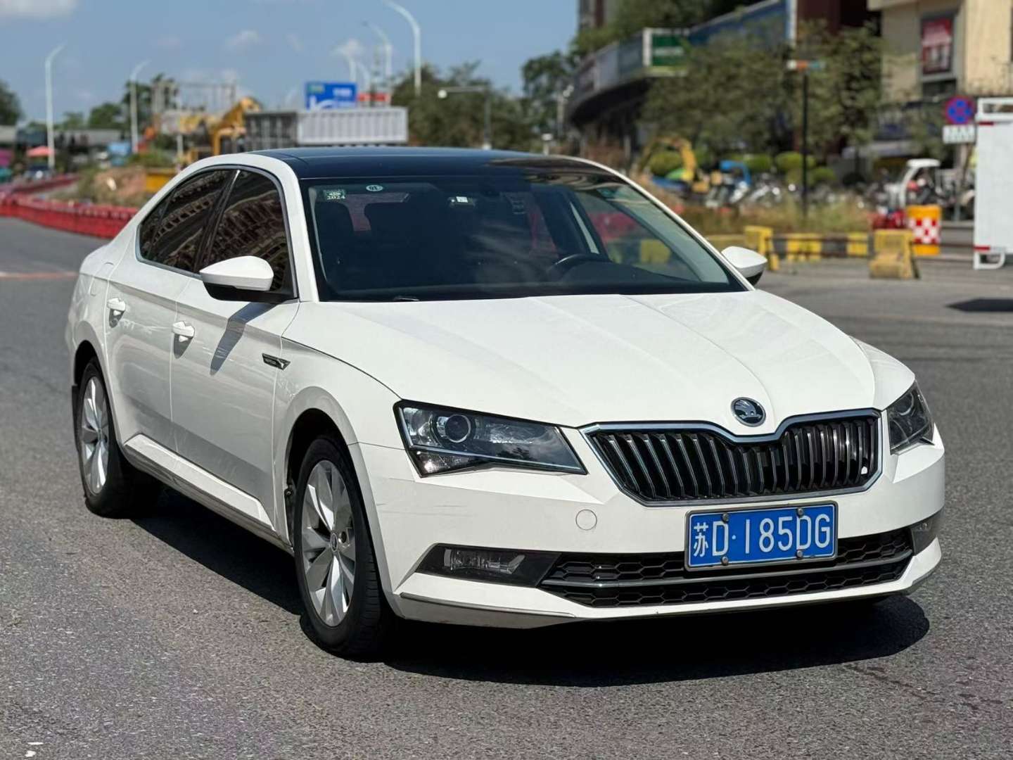 Skoda Superb 1.8T ZhiXing Edition 330 High Spec 2