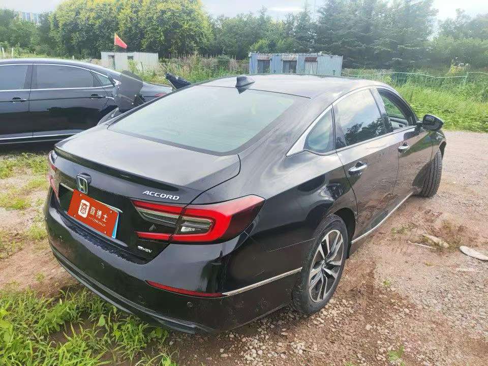 Honda Accord 2.0 Hybrid 5
