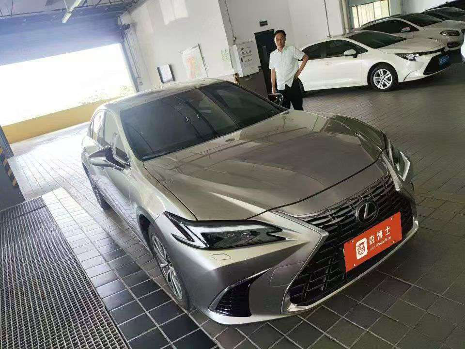 Lexus ES 2026 2.5 CVT Premium Edition 5