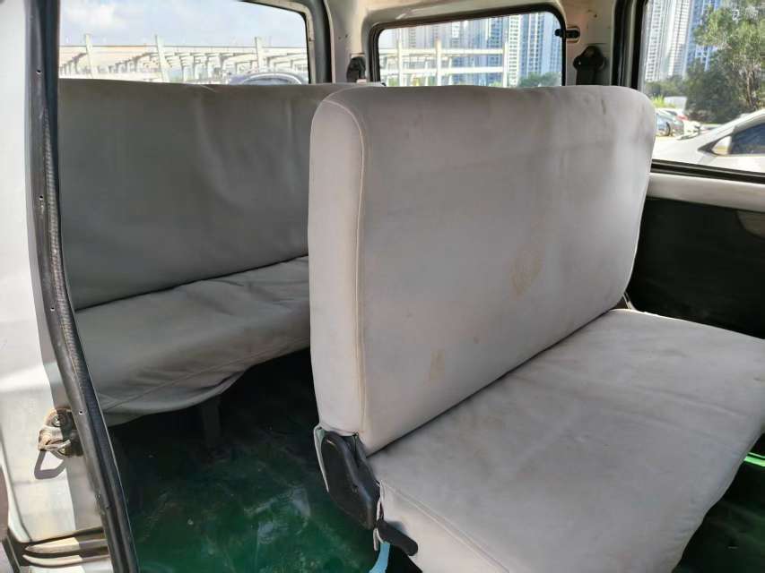 Wuling Rongguang 5