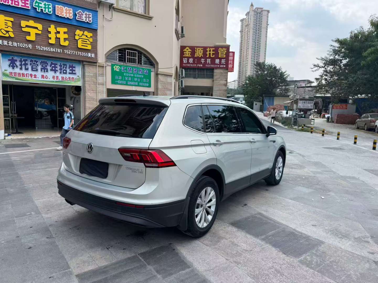 Volkswagen Tiguan L Fashion Edition 330 2WD 1.8T Automatic Navigation 4
