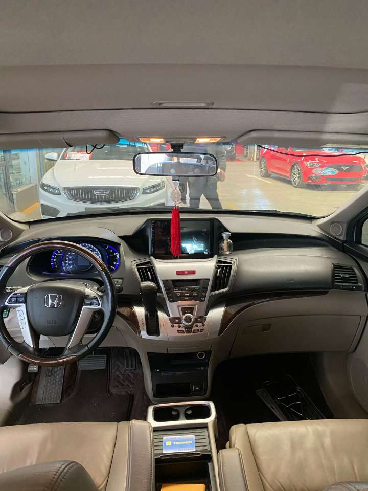Honda Odyssey 2.4L High Trim 9