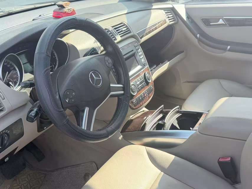 Mercedes-Benz R-Class 4