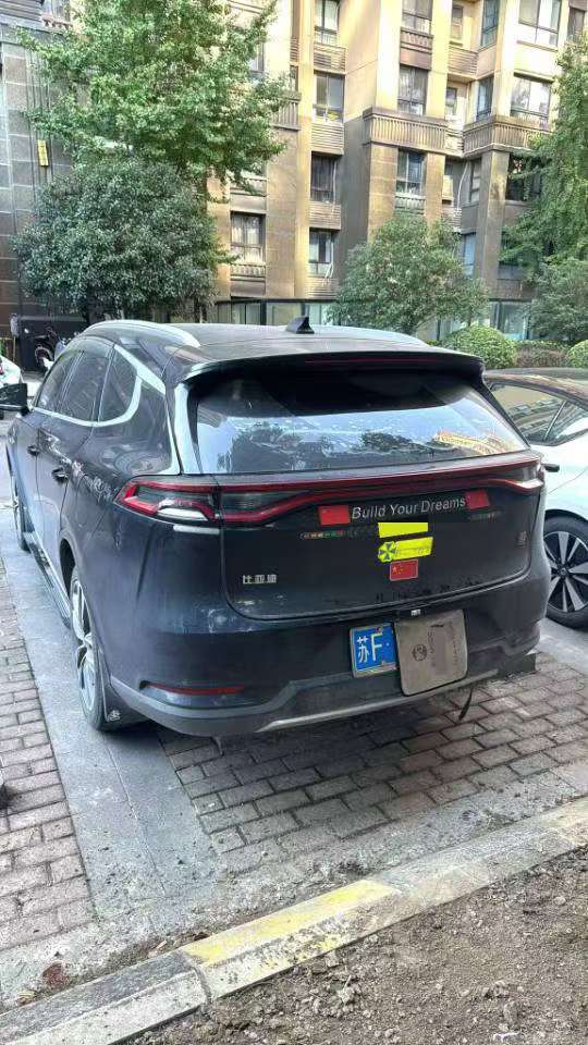 BYD Tang 2.0T Smart Connect Prestige 7-Seater 3