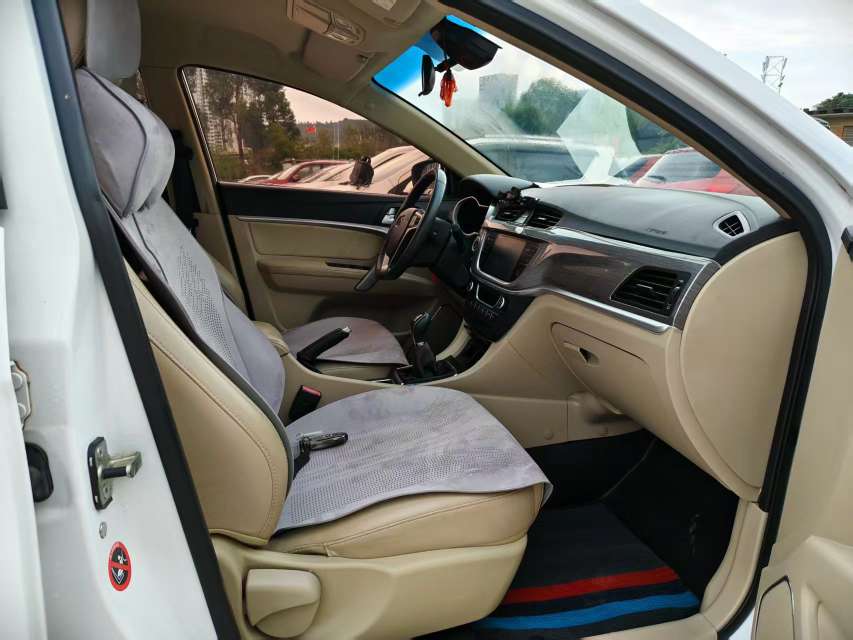 Geely Emgrand 7