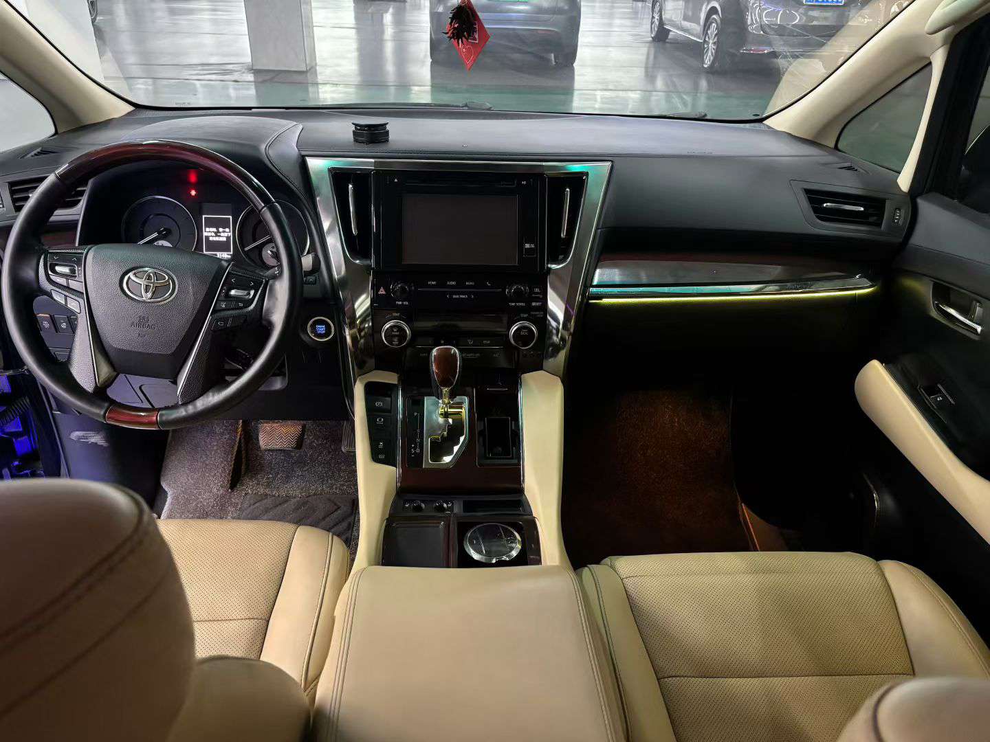 Toyota Alphard 2019 5