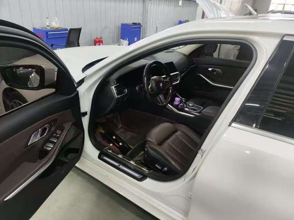 BMW 3 Series 320Li 2.0T M Sport Package 7