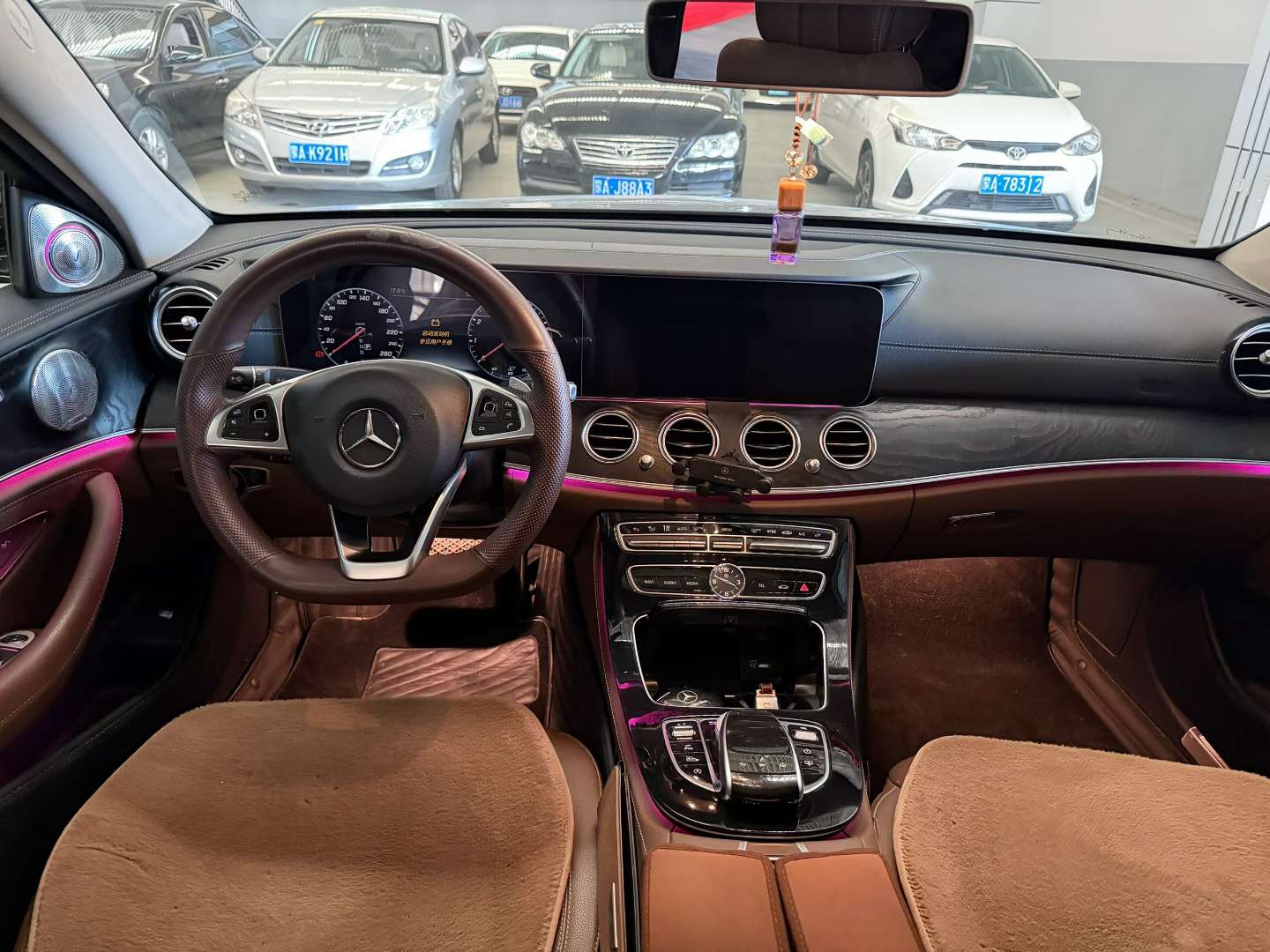 Mercedes-Benz E-Class E300L Luxury 4
