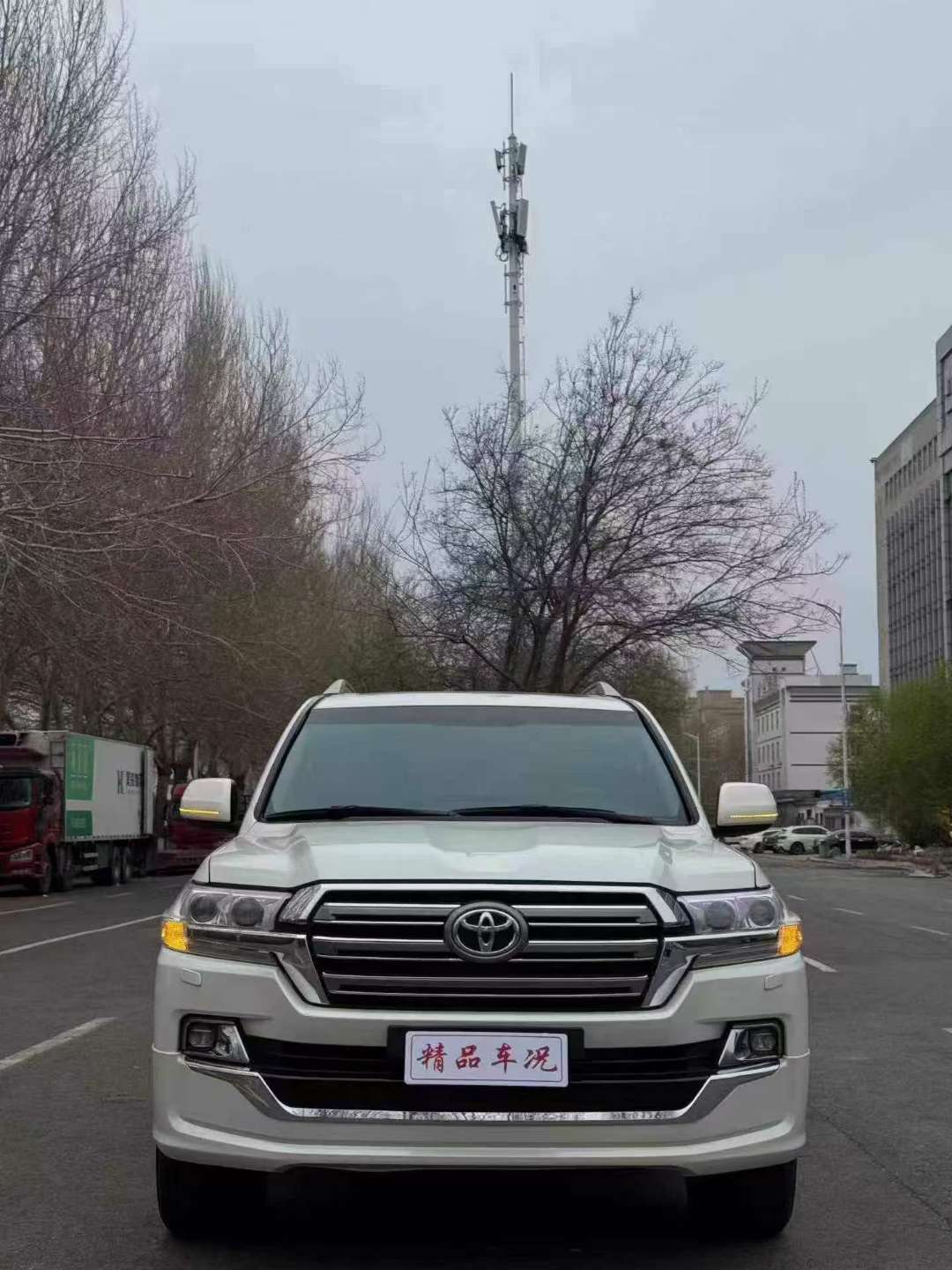Toyota Land Cruiser 2009 4.7 V8 Middle East Rear Spare Tire Eight Seats