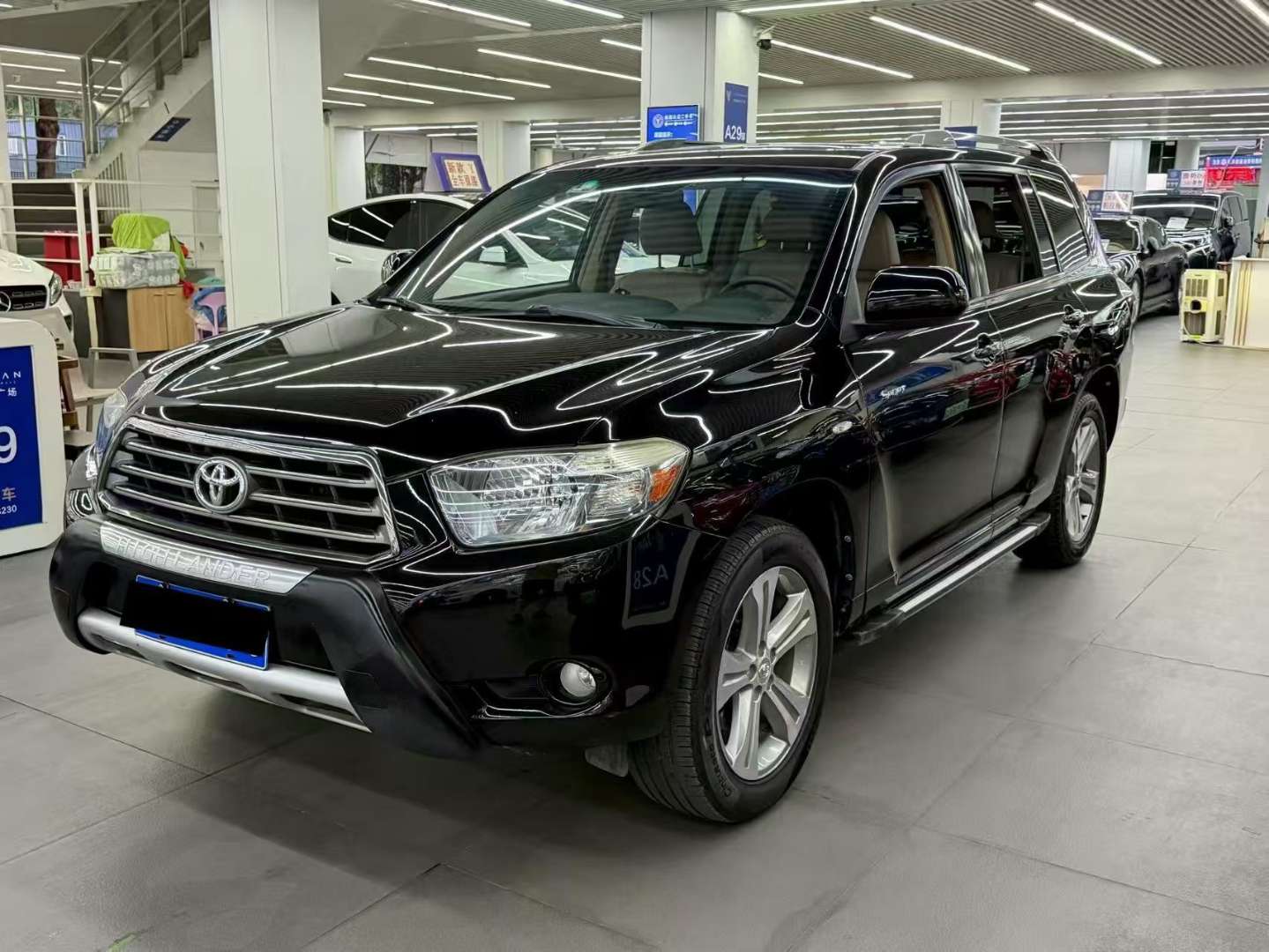 Toyota Highlander 2.7L 7-Seat Luxury Edition 2