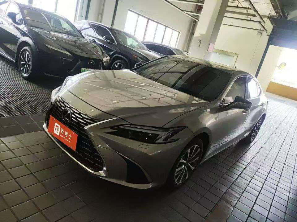 Lexus ES 2026 2.5 CVT Premium Edition
