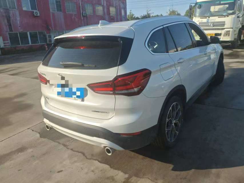 BMW X1 sDrive25Li 2.0T Leading Edition 3