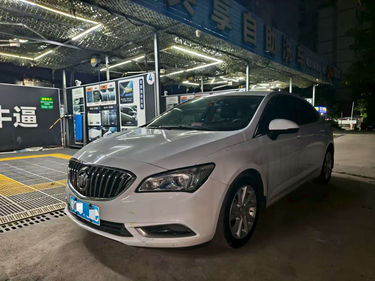 Buick Verano 15S Automatic Standard 2