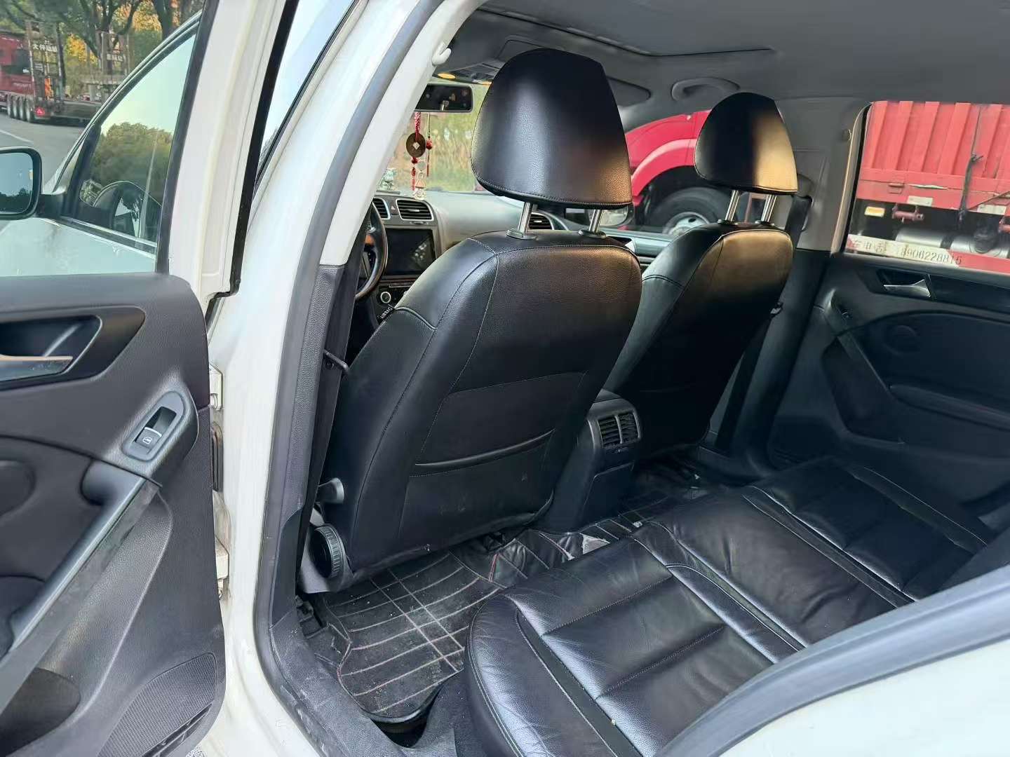 Volkswagen Golf 1.4T Automatic Sunroof 6