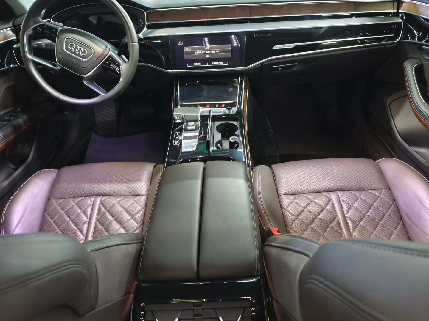 Audi A8L 2023 50 Premium Edition 3