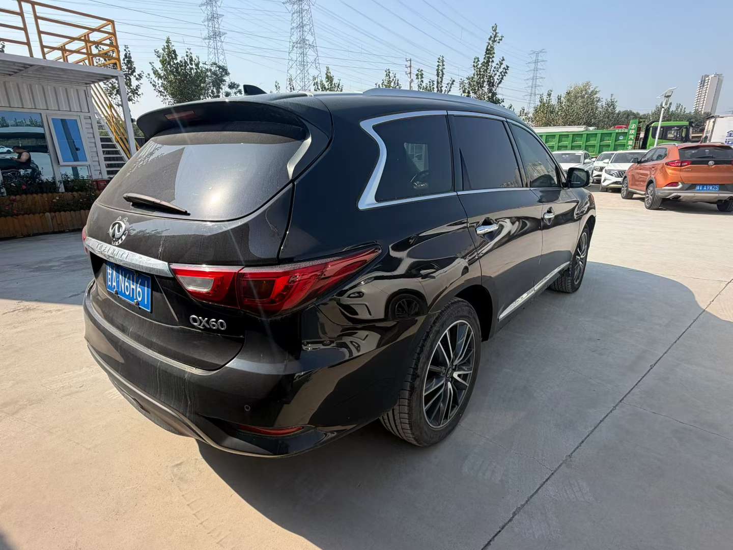 Infiniti QX60 4