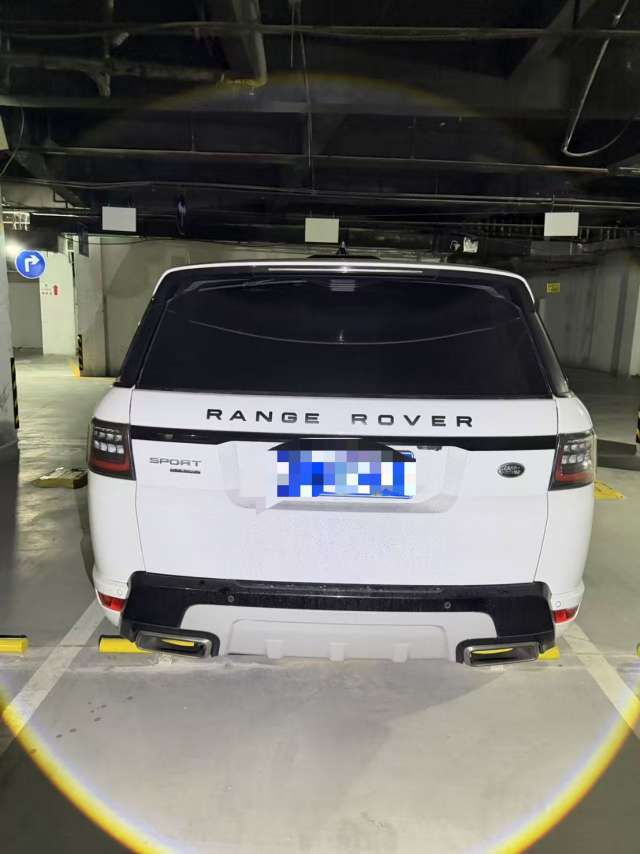 Land Rover Range Rover Sport 3.0T 5-Seat 4