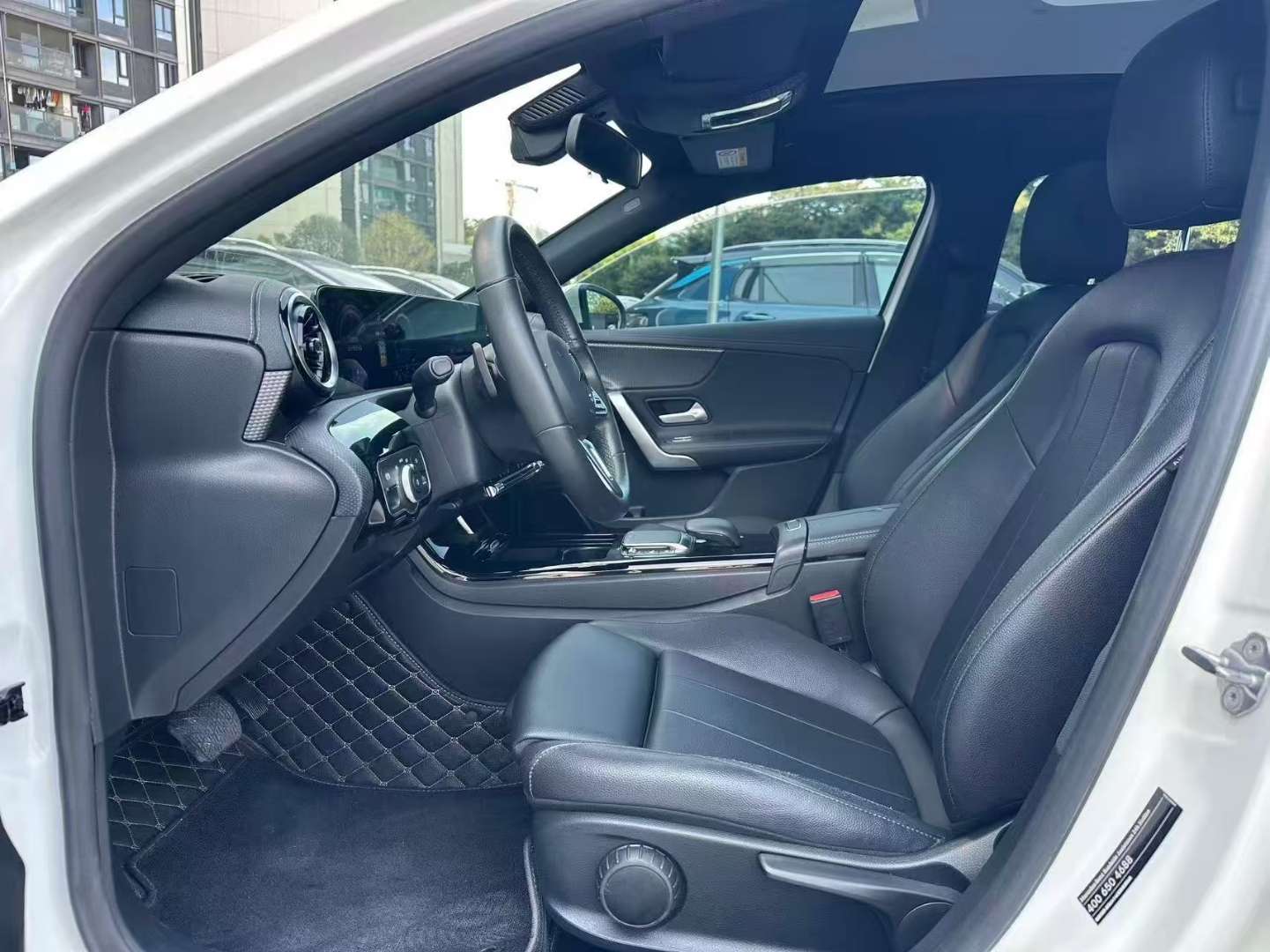 Mercedes-Benz A-Class A200L Dynamic 7