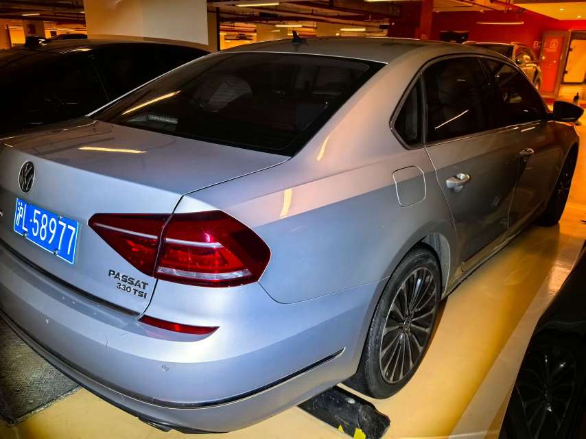 Volkswagen Passat 1.8T Yuzun Edition 9