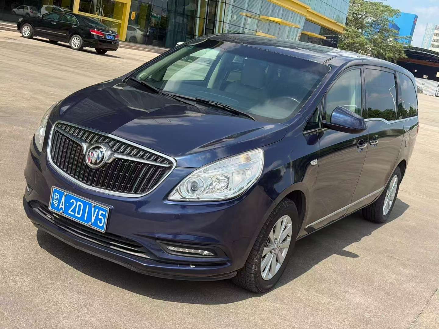 Buick GL8 25S Luxury 2.5L