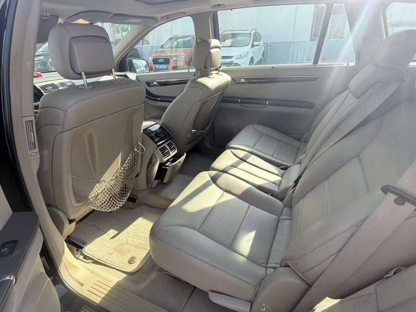 Mercedes-Benz R-Class 6