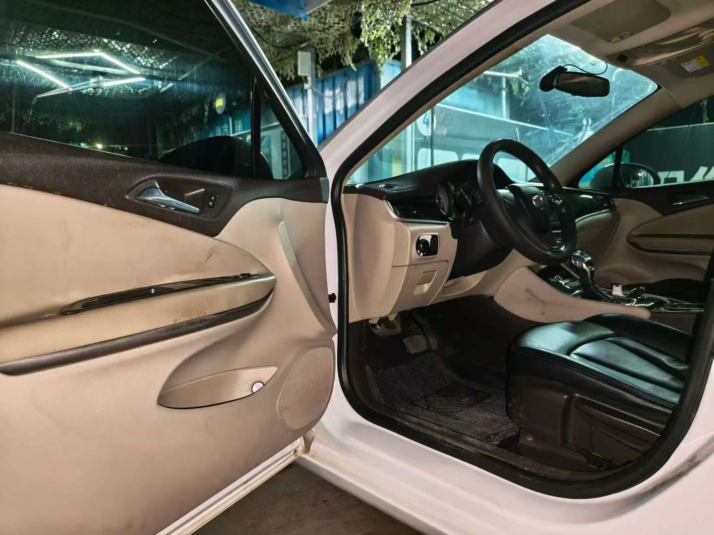 Buick Verano 15S Automatic Standard 4