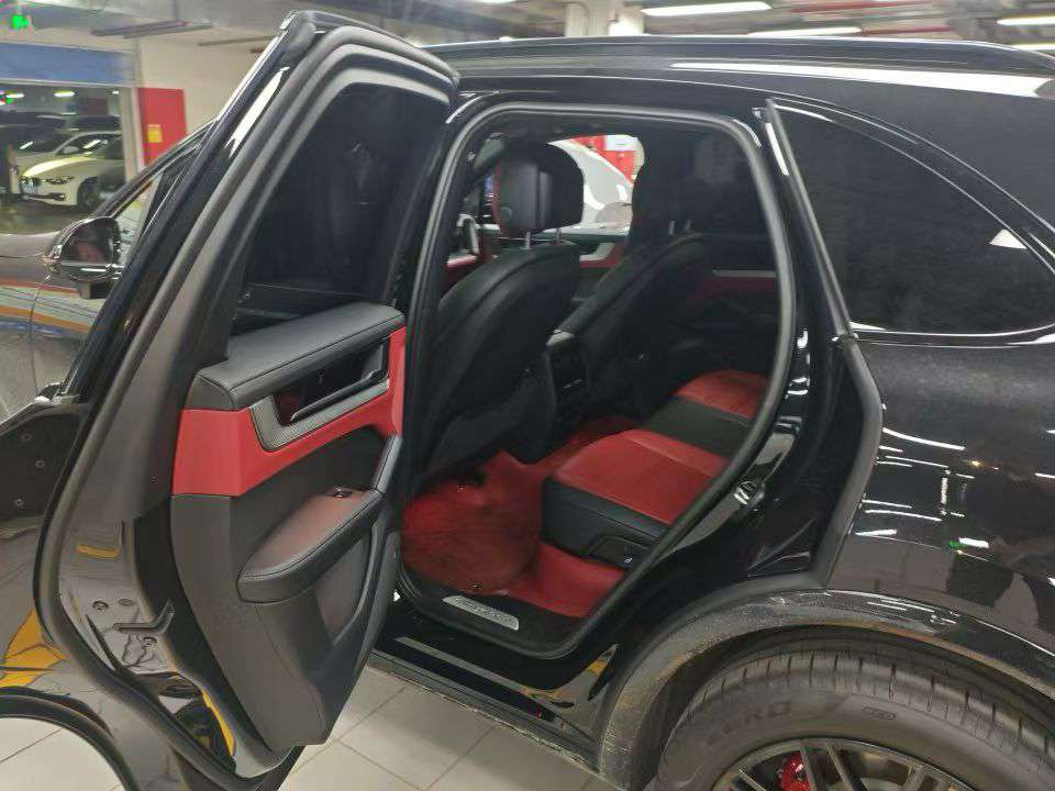 Porsche Cayenne 2025 5