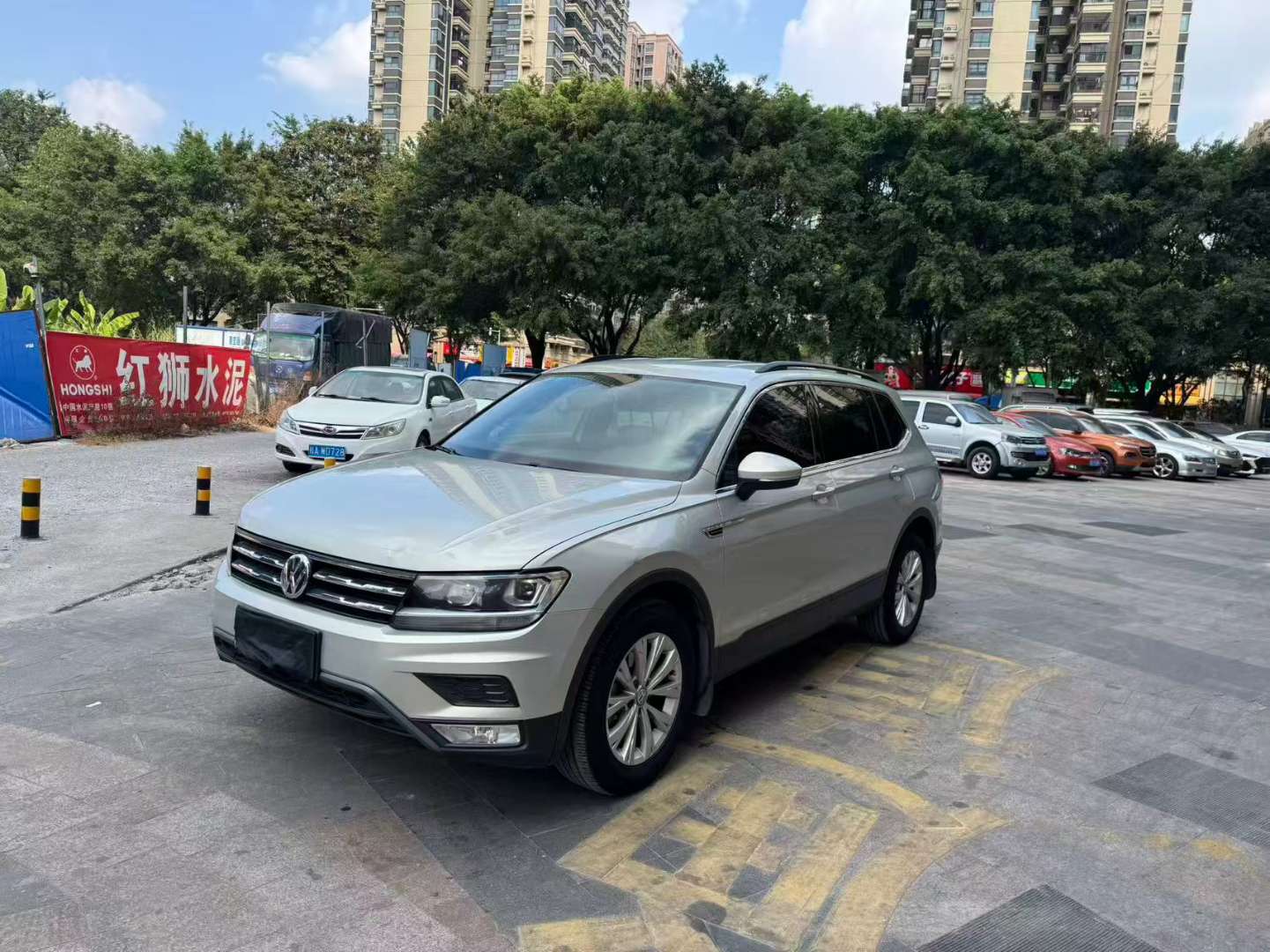 Volkswagen Tiguan L Fashion Edition 330 2WD 1.8T Automatic Navigation 2