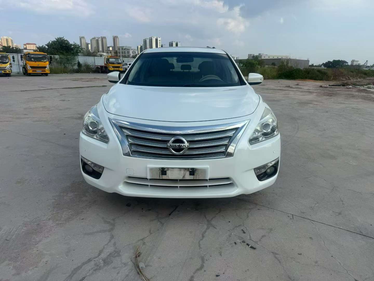 Nissan Altima 2.0L Automatic Luxury 2
