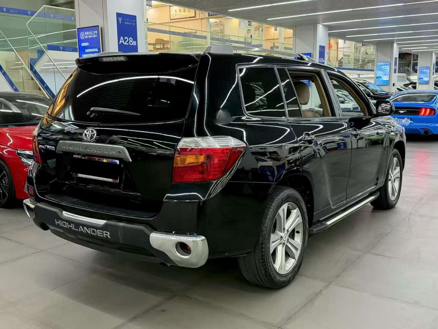 Toyota Highlander 2.7L 7-Seat Luxury Edition 4