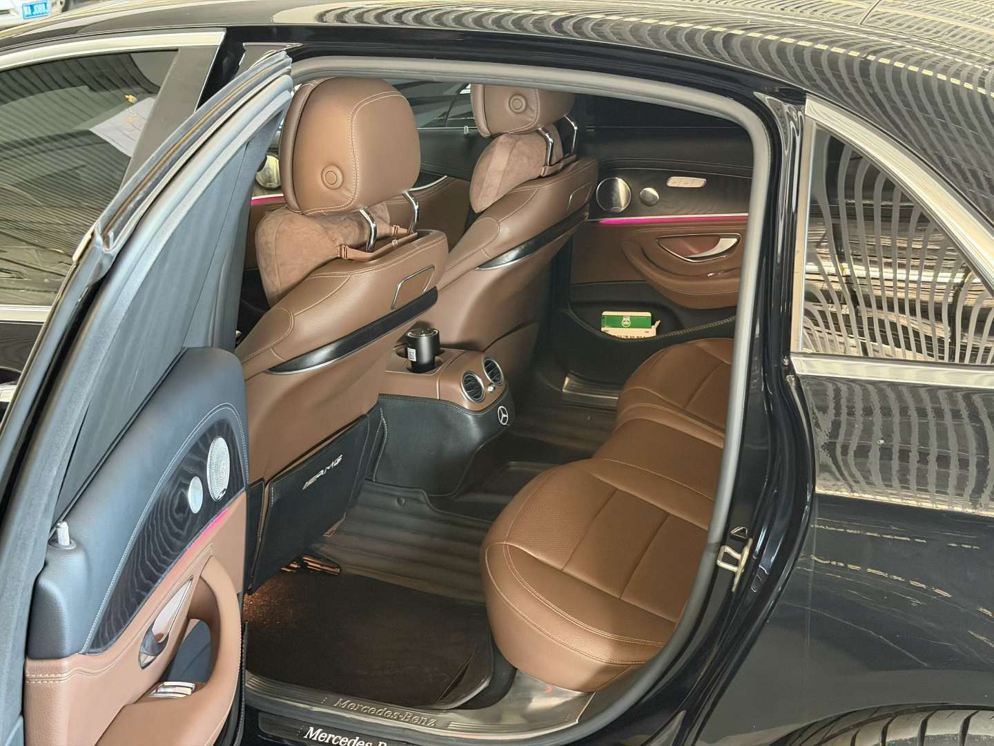 Mercedes-Benz E-Class E300L Luxury 6