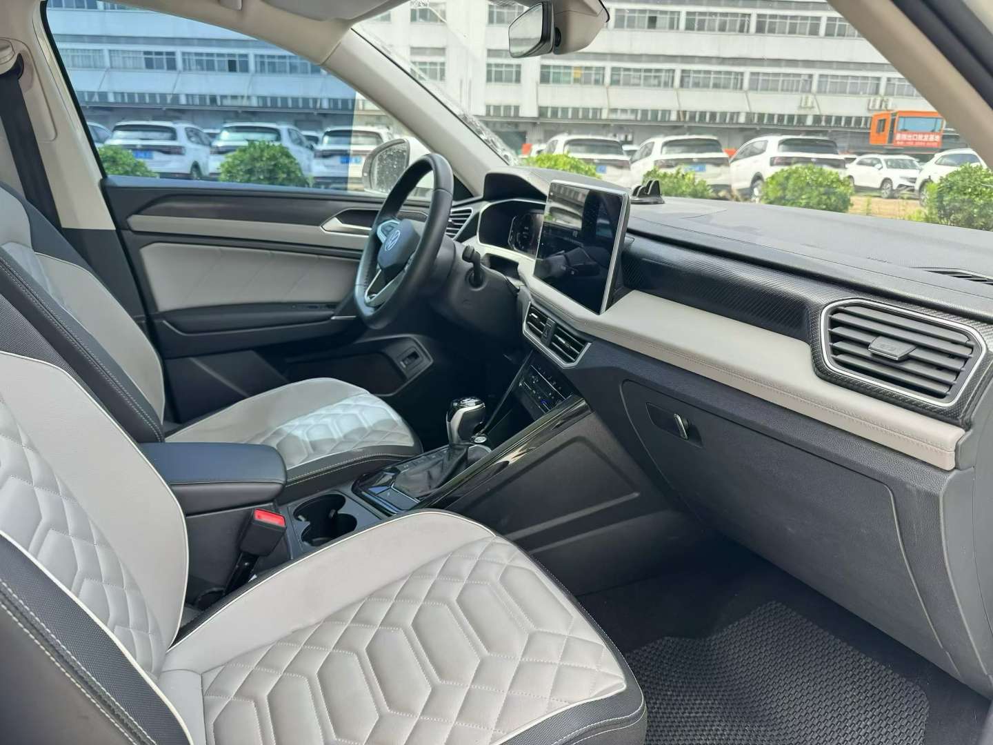 Volkswagen Tayron 2023 2.0T 2WD Luxury Plus Advanced Edition 2