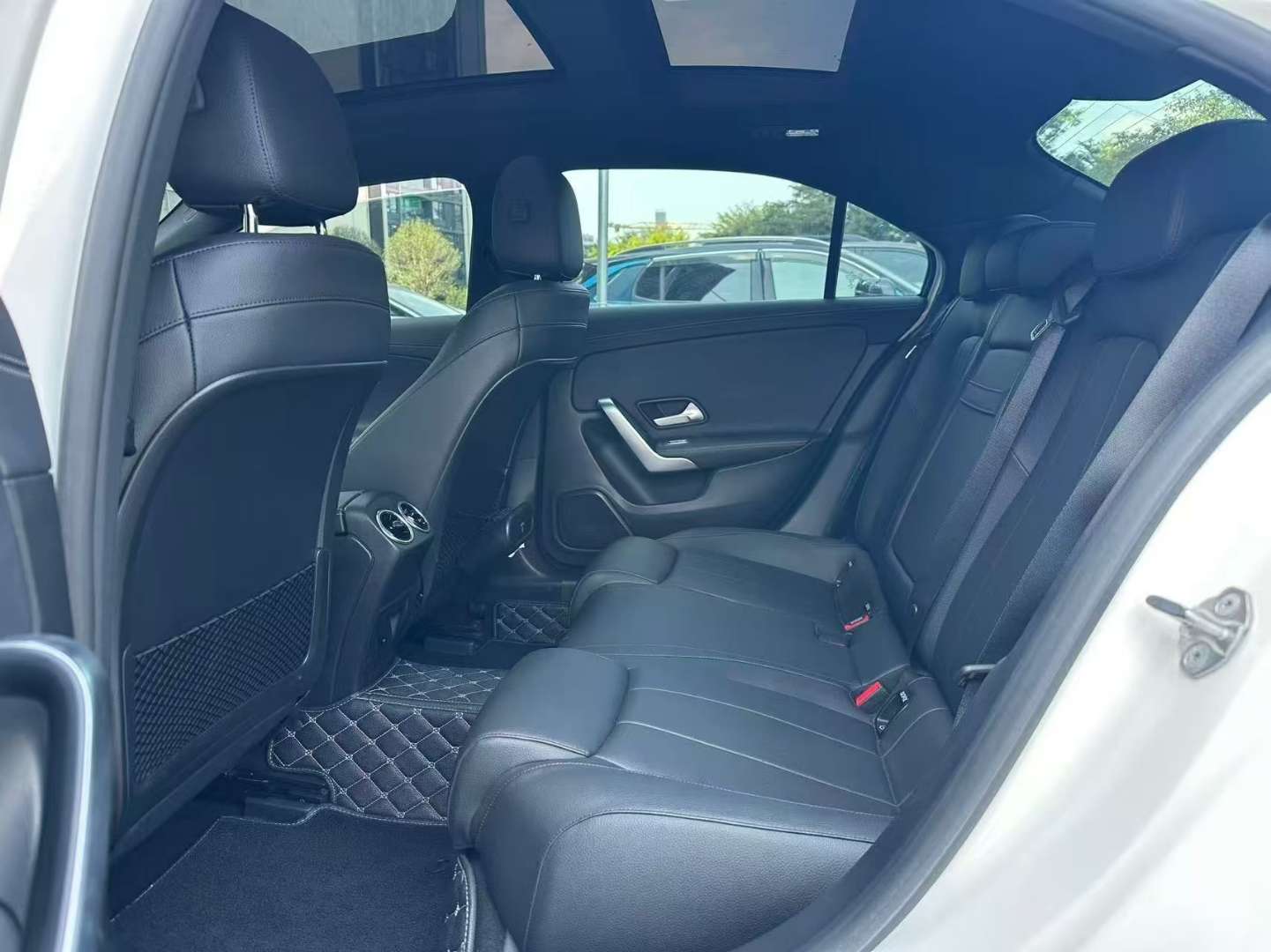 Mercedes-Benz A-Class A200L Dynamic 8