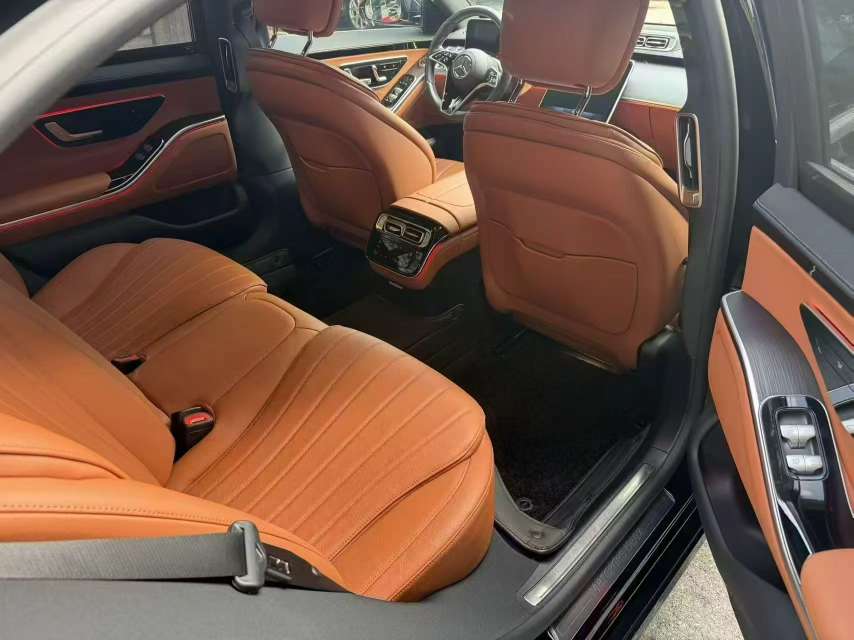 Mercedes-Benz S-Class S400L 8