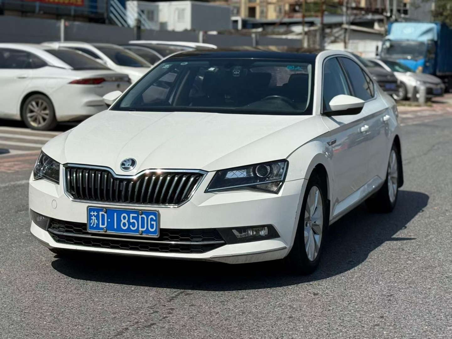 Skoda Superb 1.8T ZhiXing Edition 330 High Spec