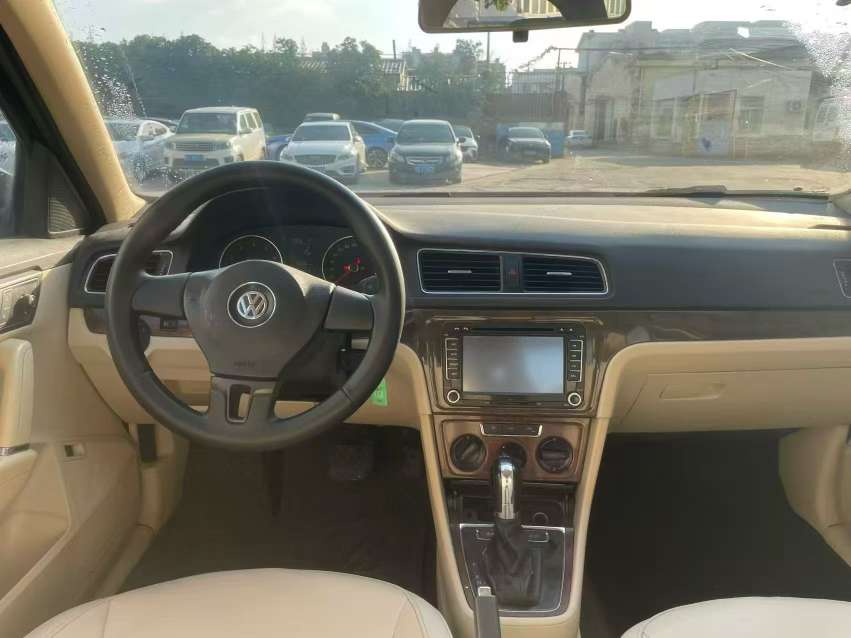 Volkswagen Lavida 1.4T Automatic Sunroof 9
