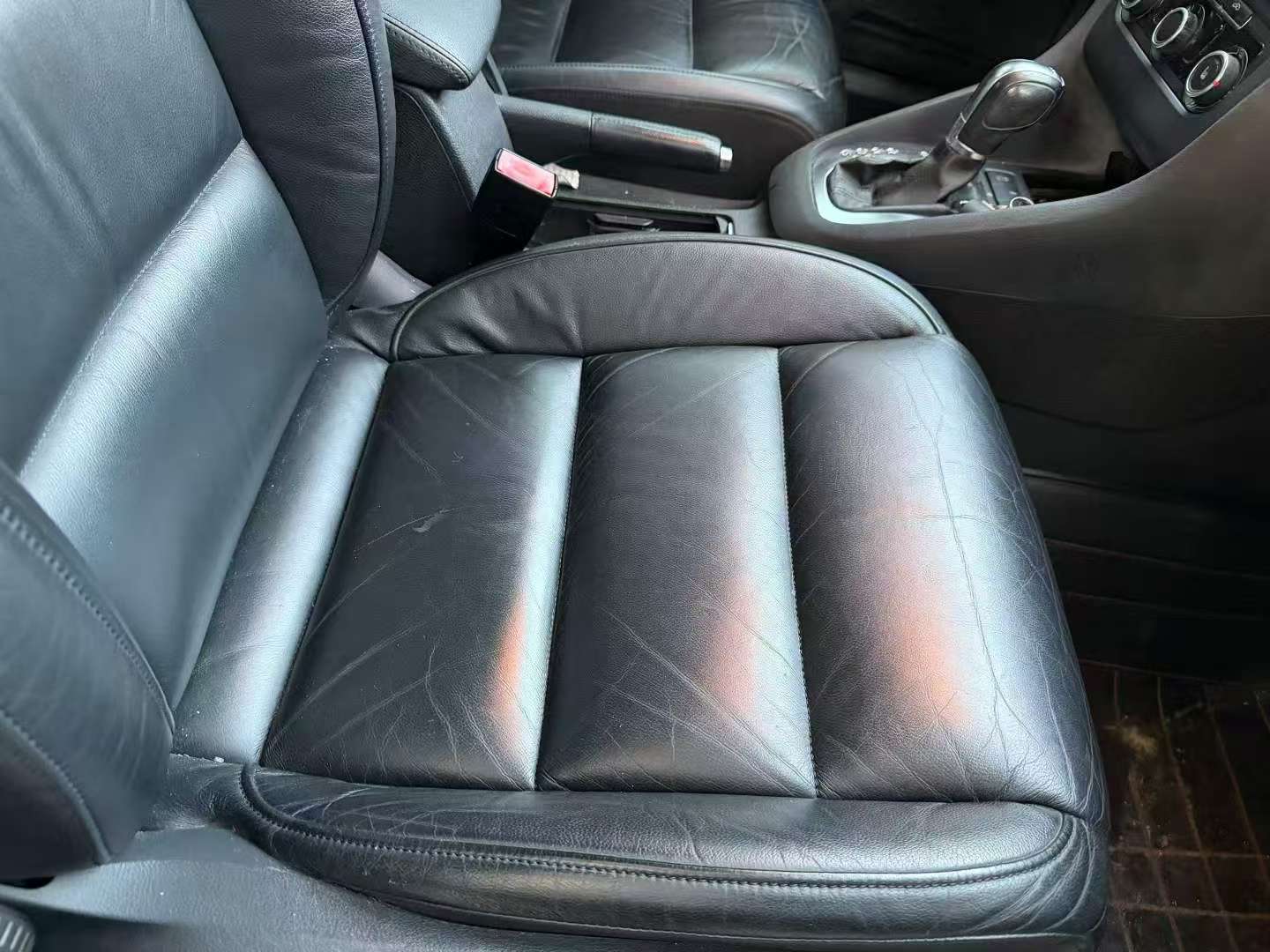 Volkswagen Golf 1.4T Automatic Sunroof 9