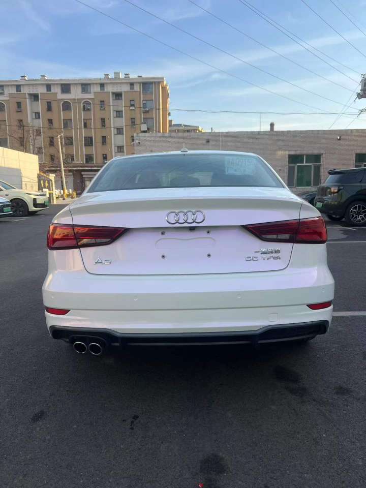 Audi A3 8
