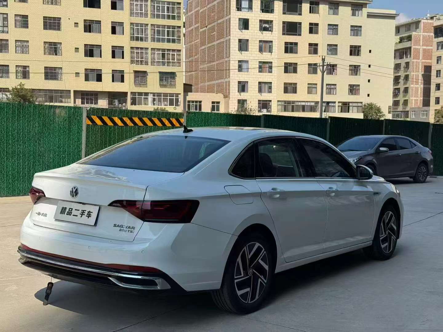 Volkswagen Sagitar 1.5T Superior 9