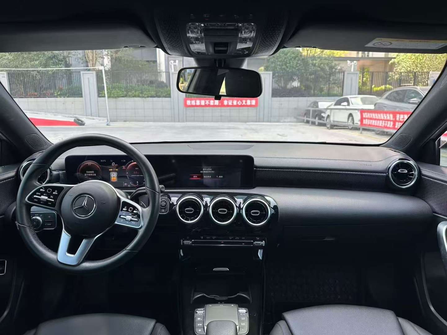 Mercedes-Benz A-Class A200L Dynamic 6