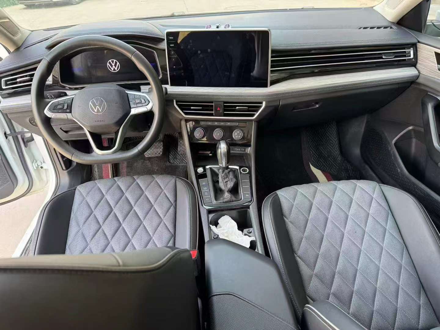 Volkswagen Sagitar 1.5T Superior 5