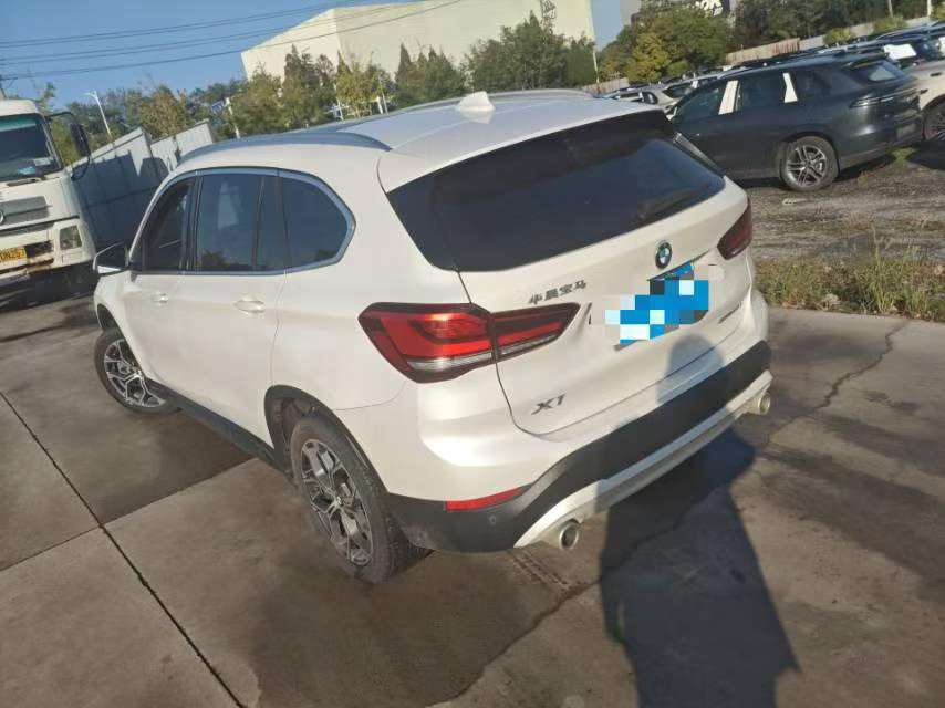 BMW X1 sDrive25Li 2.0T Leading Edition 4