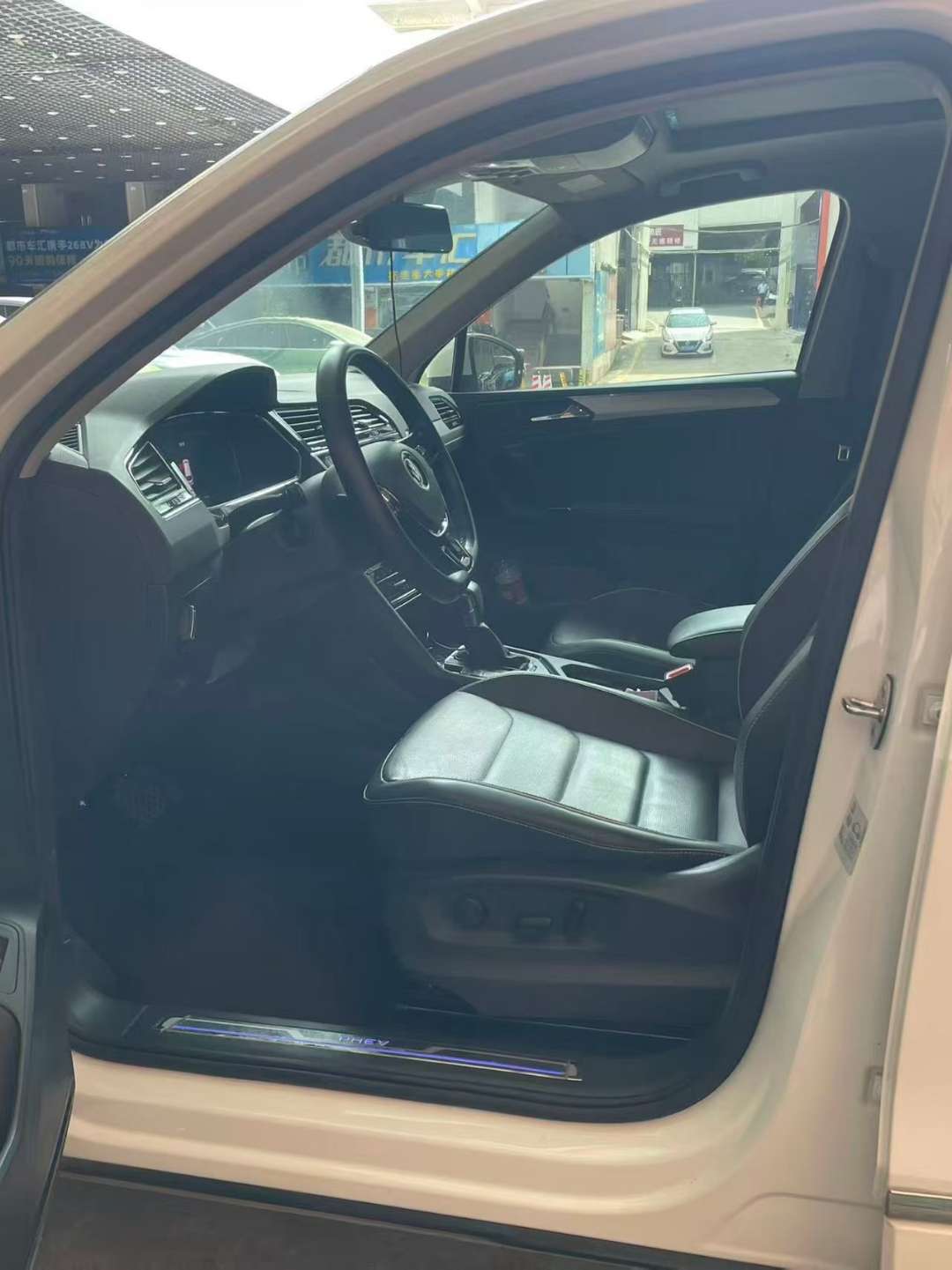 Volkswagen Tiguan L PHEV 430 PHEV Flagship Edition 1.4T 3