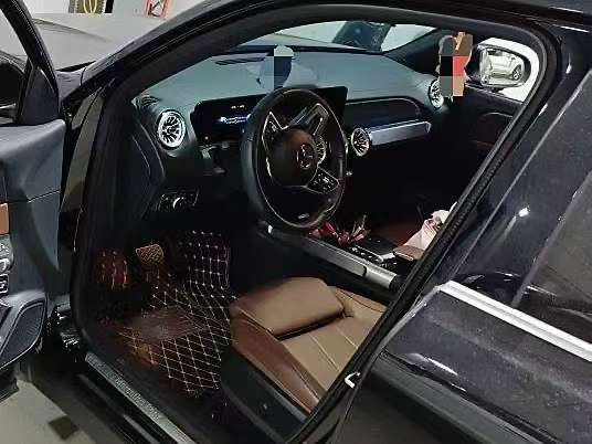Mercedes-Benz GLB GLB220 2.0T Dynamic 6