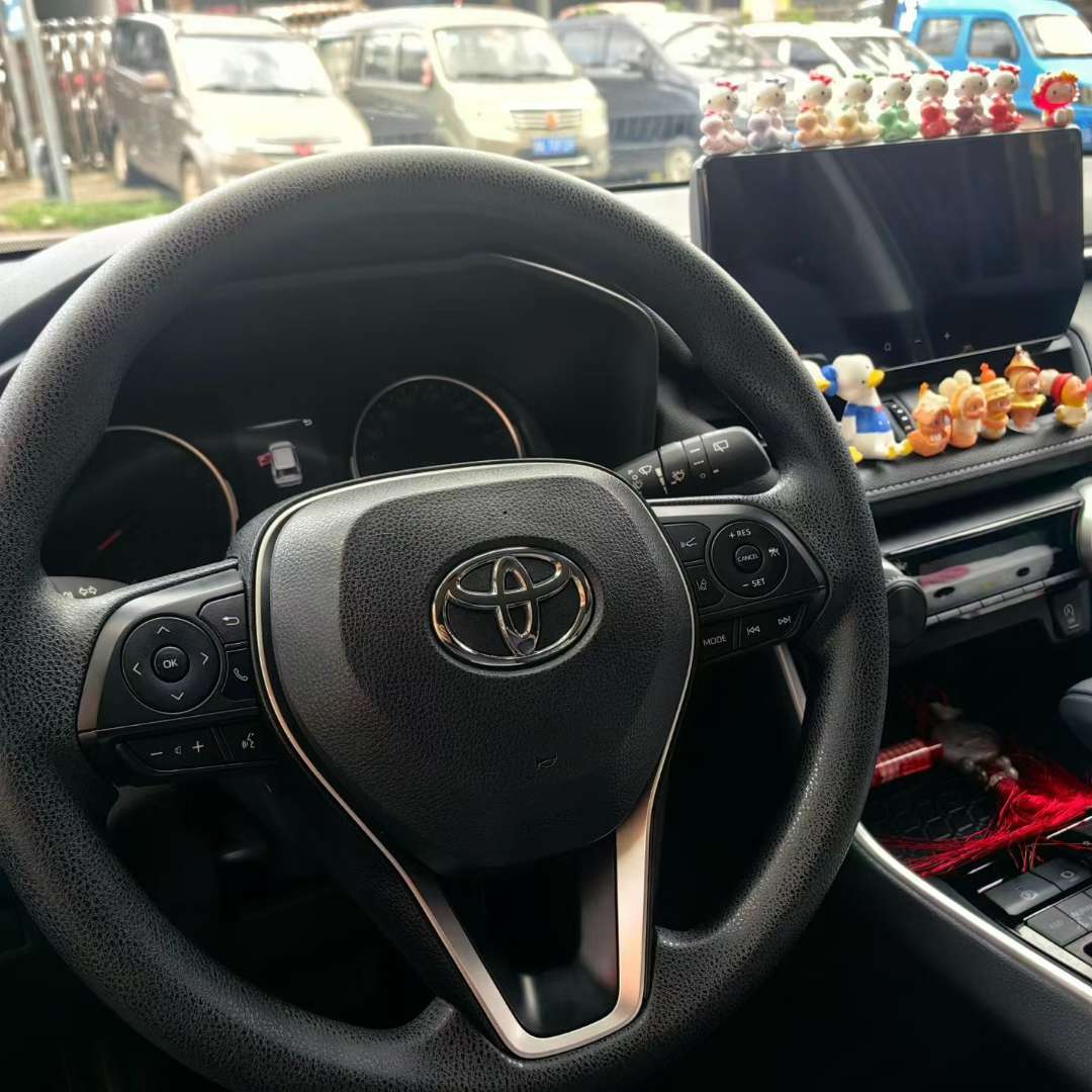 Toyota RAV4 2.0 FWD Urban Edition 8