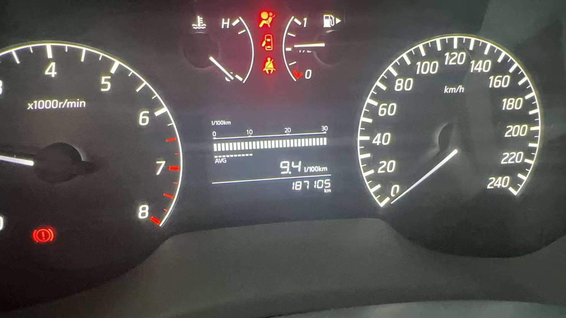 Nissan Sylphy 1.6L Manual Sunroof 3