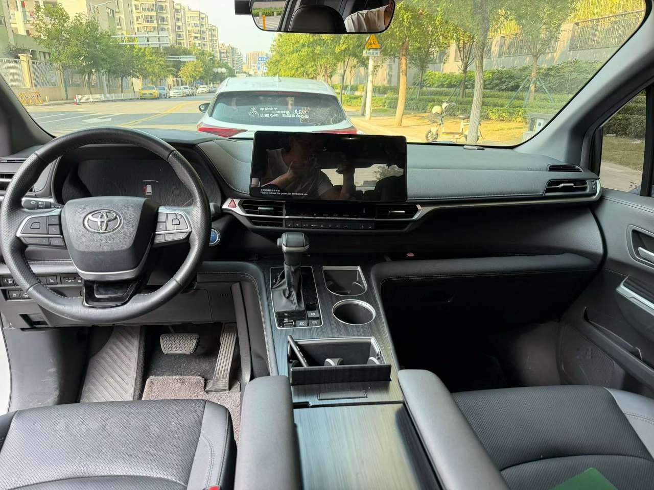 Toyota Sienna 2023 Luxury Edition 4